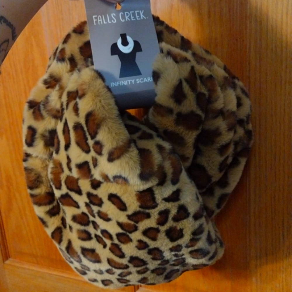 Falls Creek Infinity Scarf Faux Fur Super Soft NWT